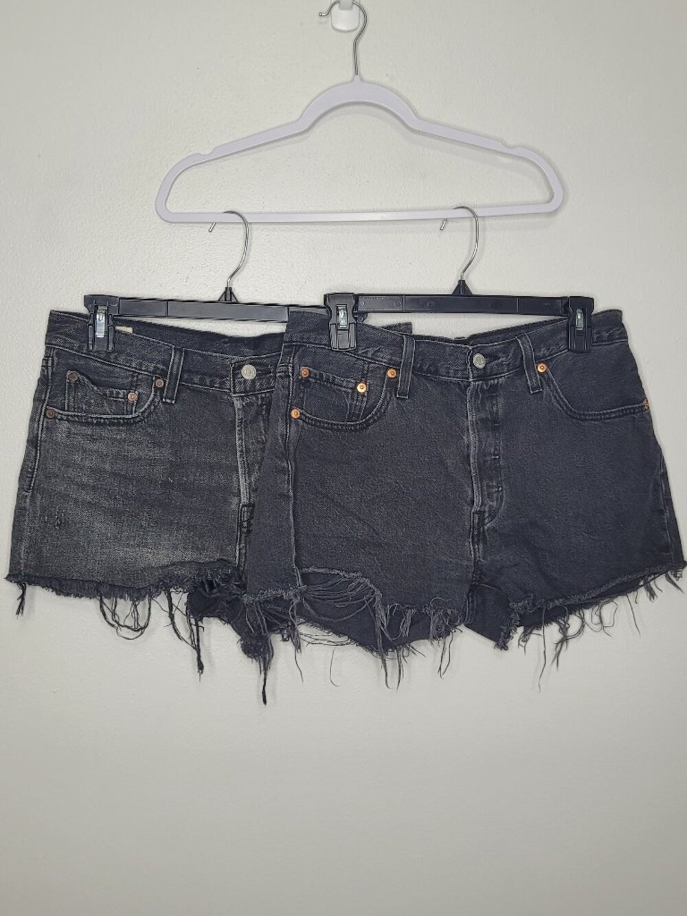 Levis 501 black distressed shorts lot size 29